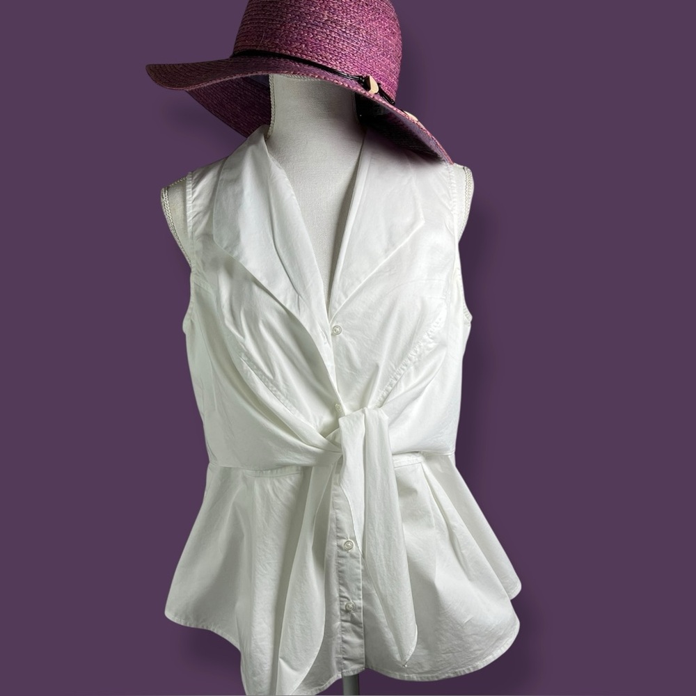 Kaari Blue Elegant White Sleeveless Blouse - Picture 3 of 10